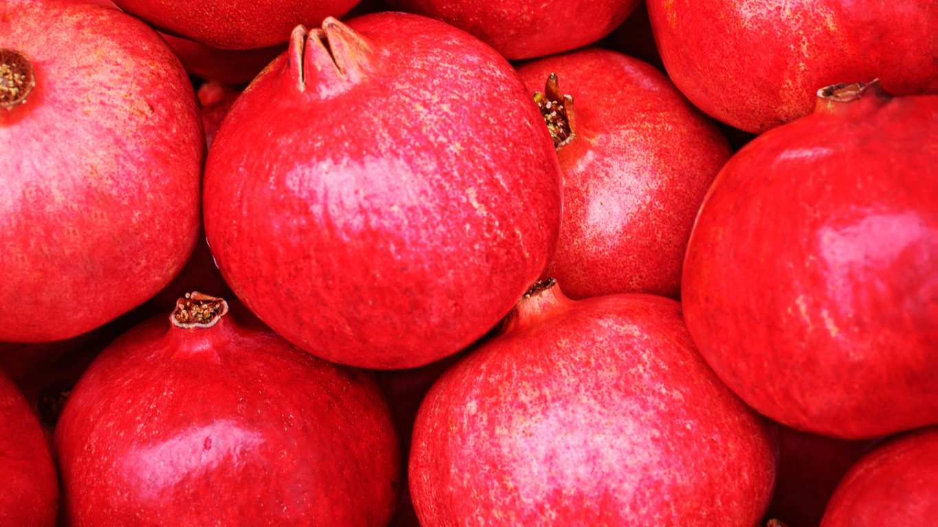 Fresh Indian Bhagwa Pomegranates Export Quality